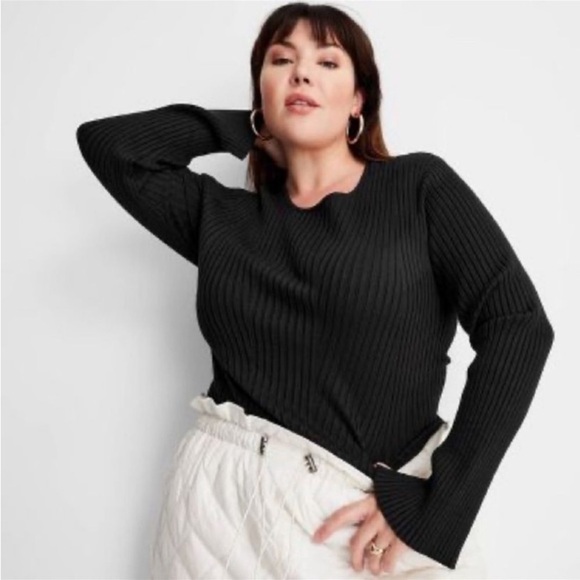 FUTURE COLLECTIVE Twist Open Back
Pullover Knit Sweater - Picture 3 of 8